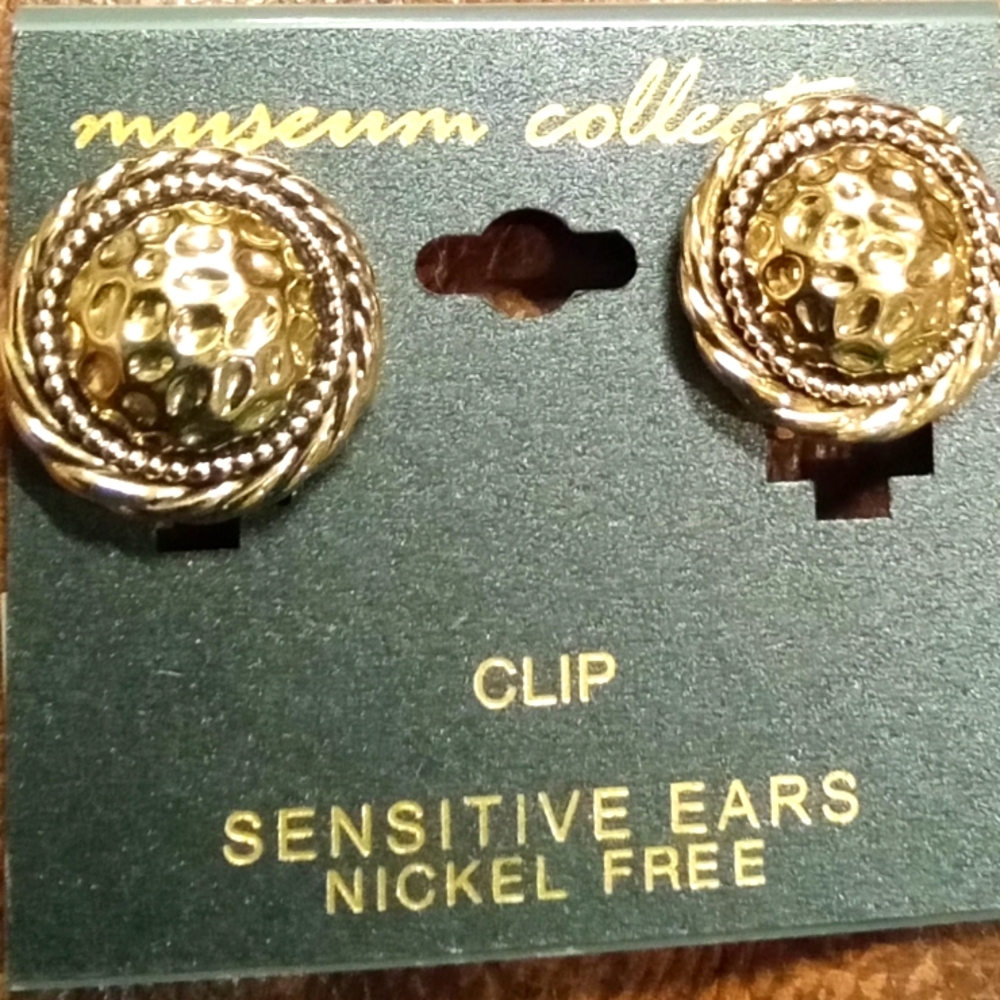 Museum collection goldtone round clip on earrings